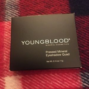 YOUNGBLOOD Pressed Mineral Eyeshadow Quad Vintage